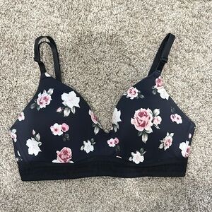 VS PINK Black Floral Wear Everywhere Wireless Lightly Lined Bra